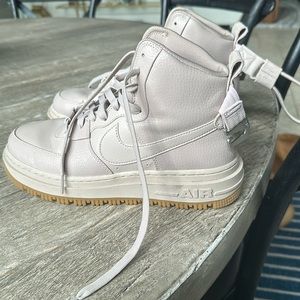Nike Air Force utility 2 blush pink high top sneaker 1”. Perfect condition! ✈️